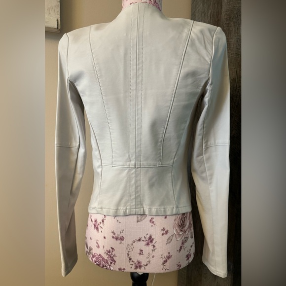 3/ $20 Dynamite Blazer - Picture 2 of 2